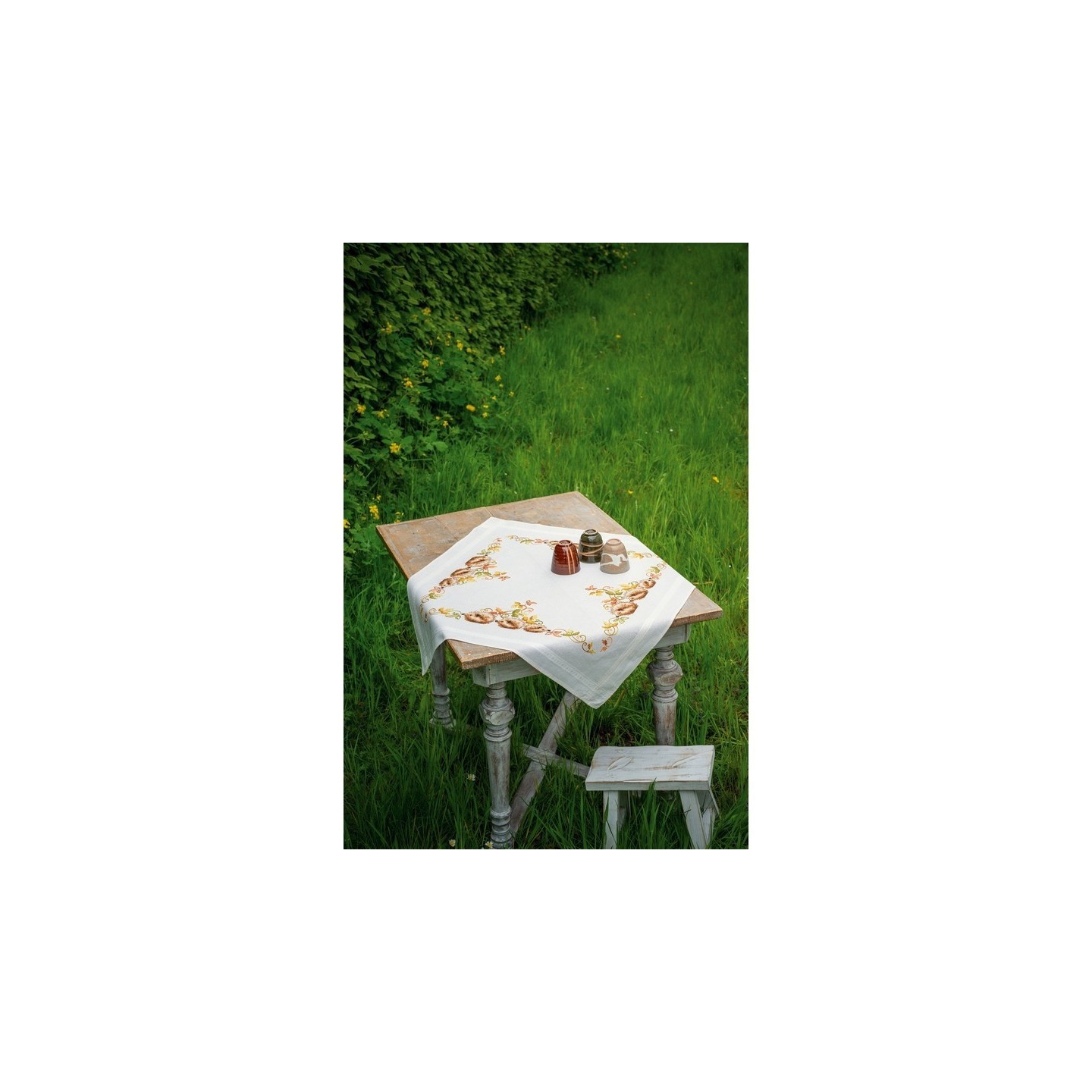 Vervaco Tablecloth kit Hedgehogs and autumn leaves