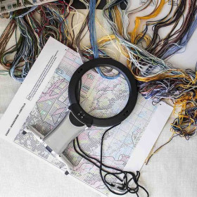 Handsfree magnifier LED