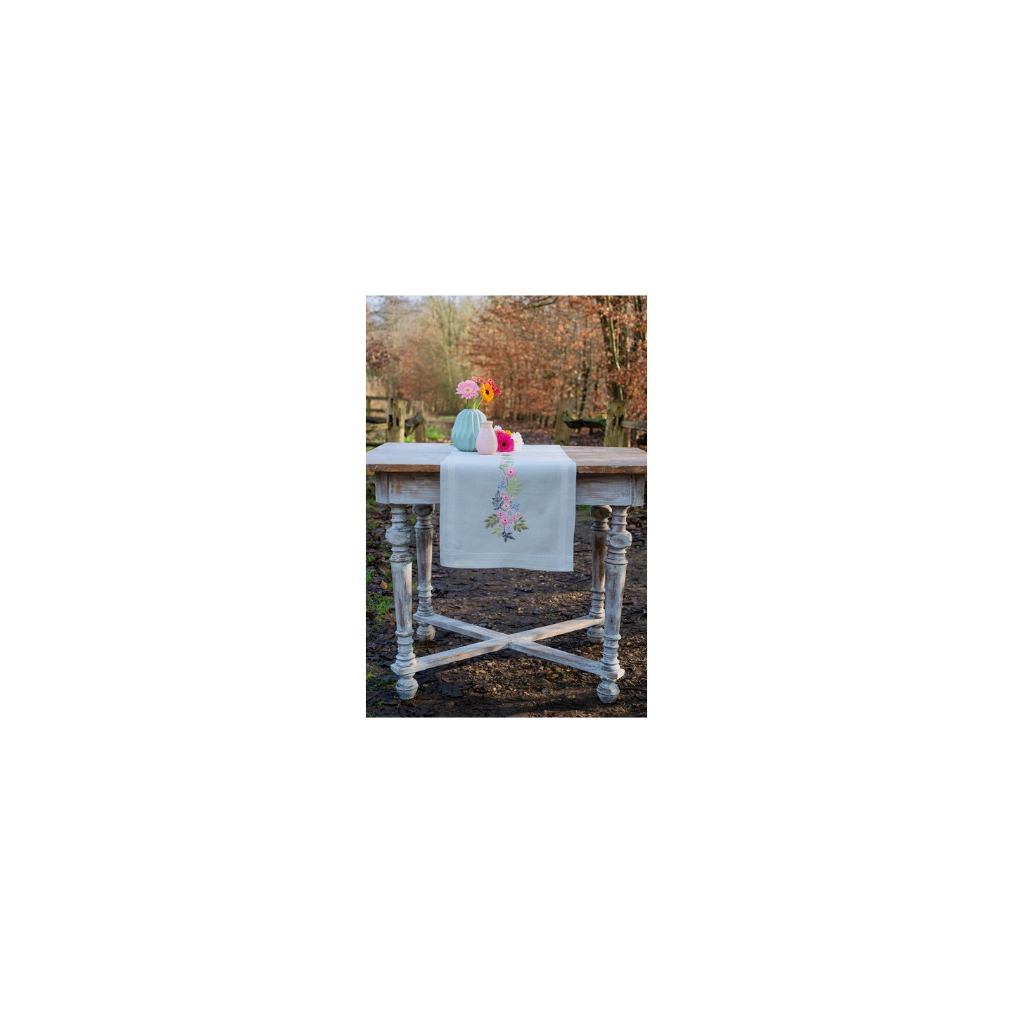Kit chemin de table Fleurs et feuilles