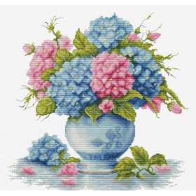 Stickset Vase mit Hortensie Stickset Vase mit Hortensie
