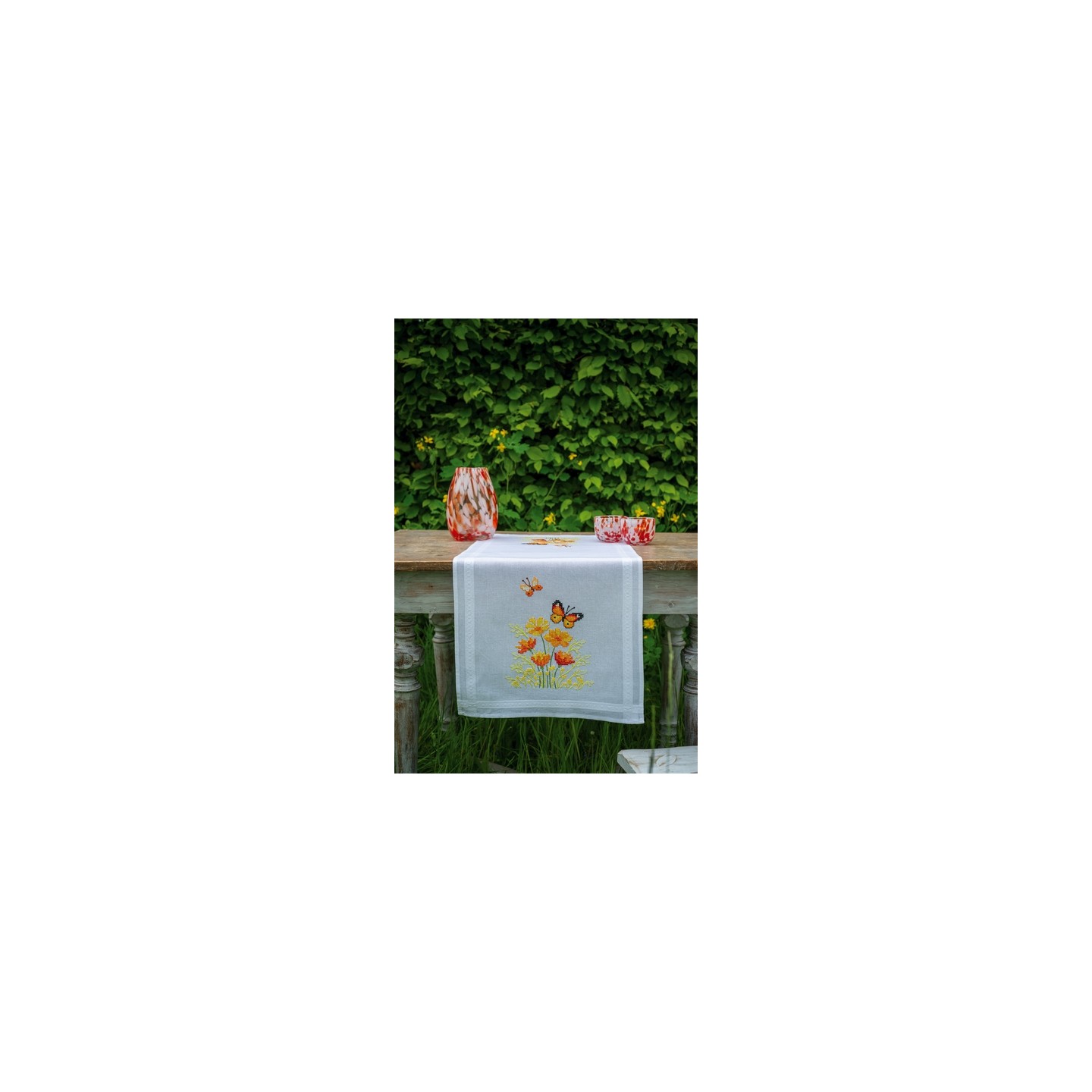 Kit chemin de table Fleurs orange et papillons