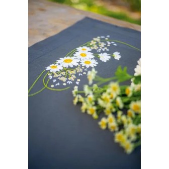 Bedruckter Läuferpackung Gänseblümchen
