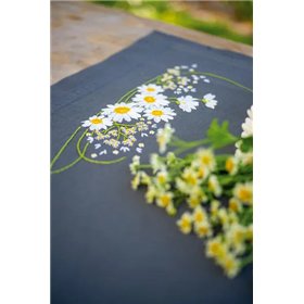 Table runner kit Daisies