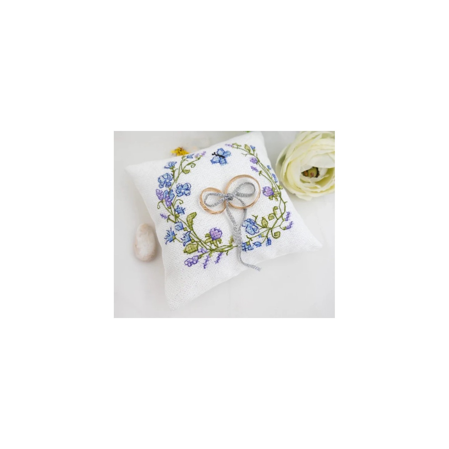 Embroidery kit Spring Nectar