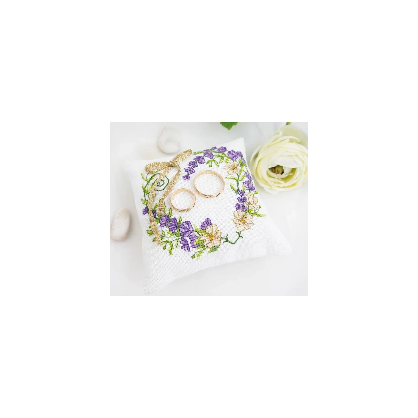 Embroidery kit The Royal Heart