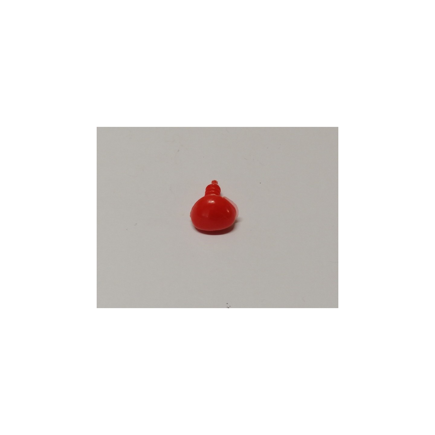   Animal noses 12 mm triangle flat red