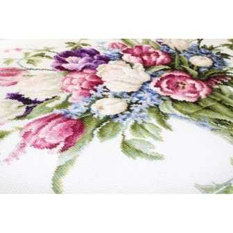 Luca-S Embroidery kit Tulips