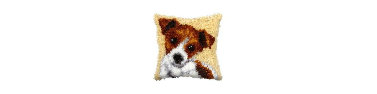 Latch hook cushions from Vervaco and Orchidea